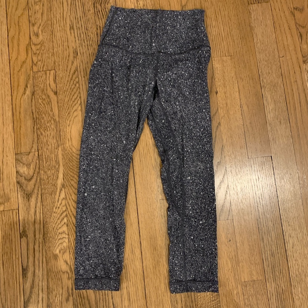 Lululemon aligns size 2